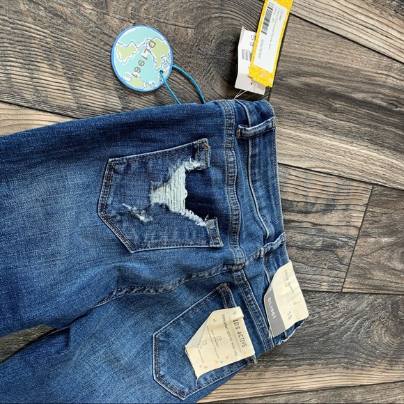 New! Girls DL1961 Chloe Distressed Jeans 10 - Picture 3 of 4